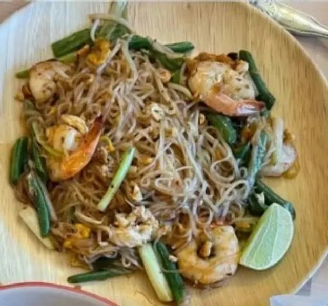 Took Took 98 | Squirrel Hill's Authentic Thai Hideaway 🌿