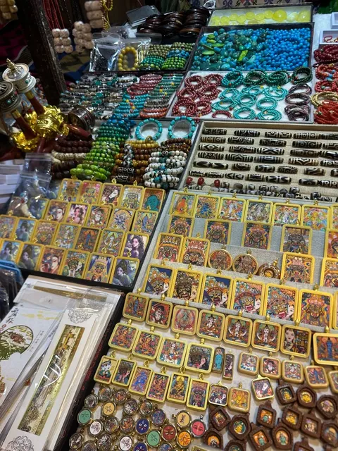 Lhasa · Barkhor Shopping Mall 🛍️✨