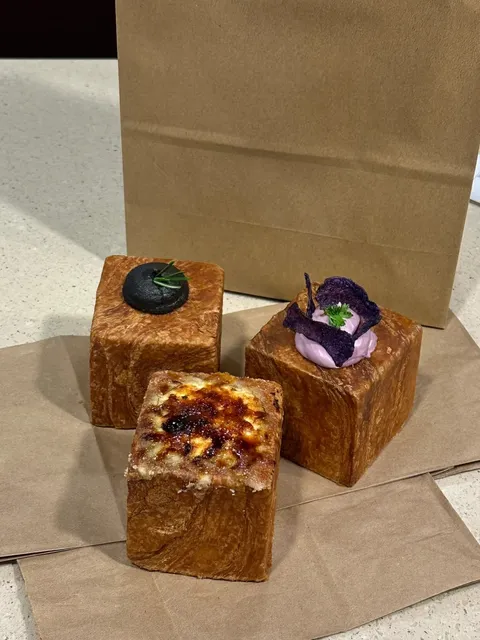 A Nice Dessert Spot in Toronto: Milk Kream Bombs