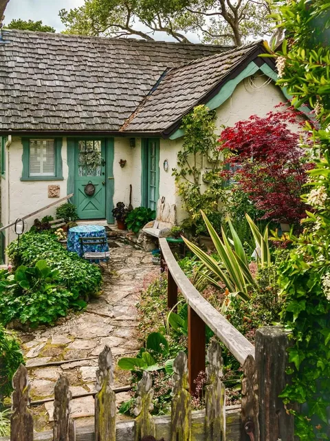 🏡 Carmel-by-the-Sea: A Real-Life Fairytale in California ✨