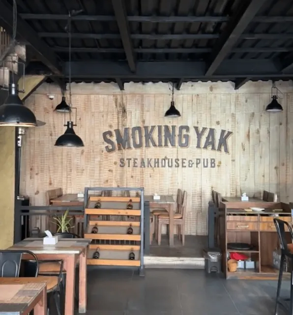 🇳🇵Nepal Food Hunt | Pokhara's Meat-Feast Western Terrace Bistro