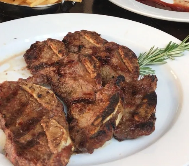 Baires Grill - Brickell: An Argentine Meat Lover's Paradise