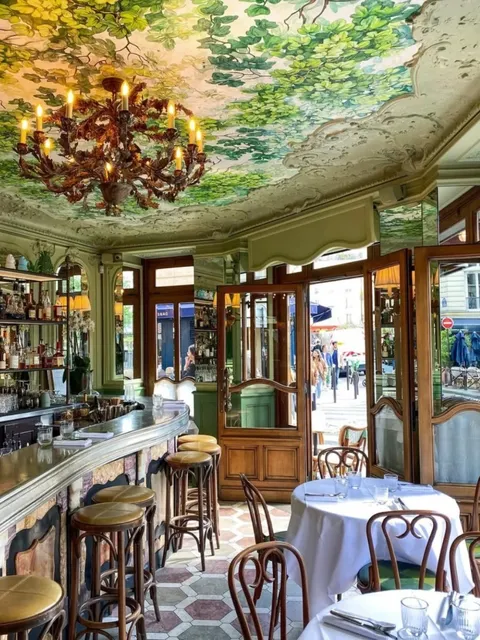 Very photogenic and beautiful French cuisine😍