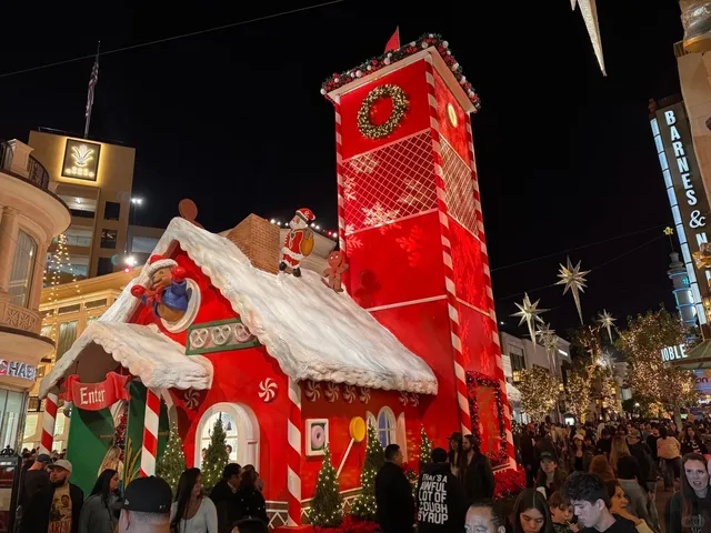 🎄 Best Christmas Spots in LA — Snow & Sparkle! ❄️