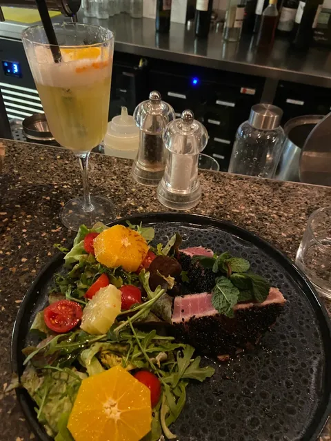 Paris Hotspot Restaurant