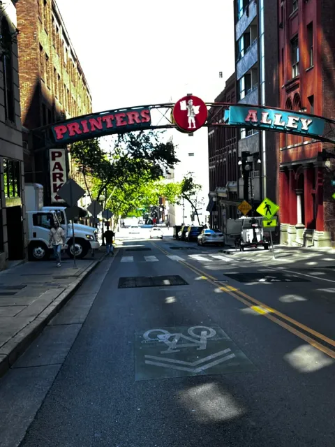 A Delicious Food Tour in Downtown Nashville! 🍴🎉