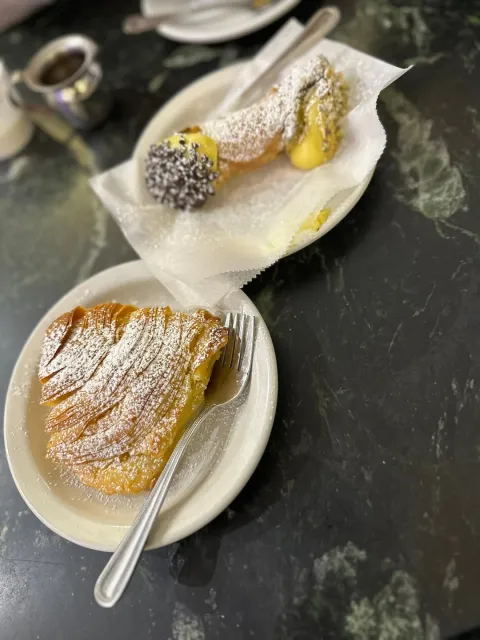 Amazing Cannoli... and Breakfast Too! 🥐