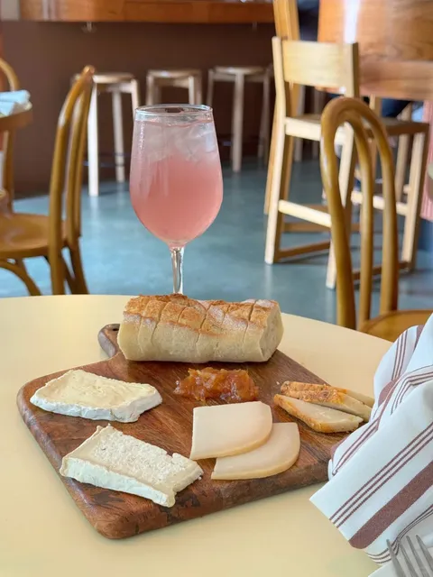 LA｜Sunset Blvd’s Most Beautifully Designed Cafe! 🌅✨