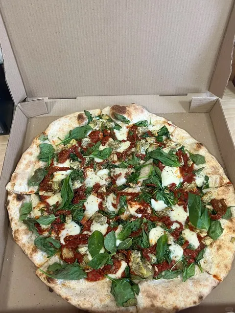 🇨🇦 ​​Hidden Gem Pizza Spot at Steveston Pier!​​ 🍕✨