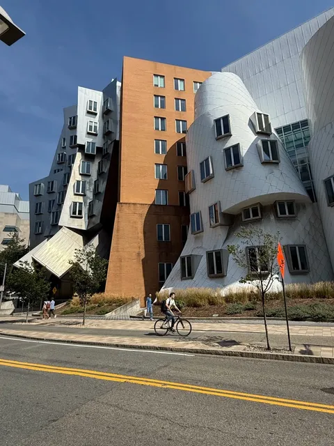 MIT’s Free & Futuristic Landmark ✨｜Stata Center  
