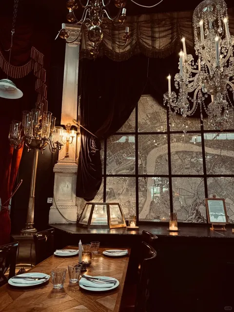 Where Antique Shopping Meets Fine Dining 🍽️✨​​