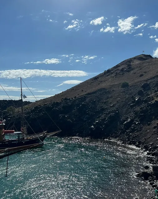 🇬🇷 Santorini | Active Volcano + Sulfur Hot Springs 🌋♨️