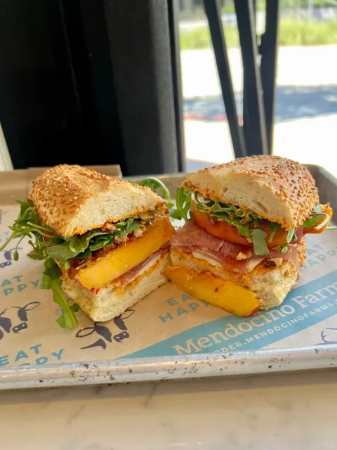 The Spicy Peach Sandwich That's a Perfect Match for Summer 🍑🔥