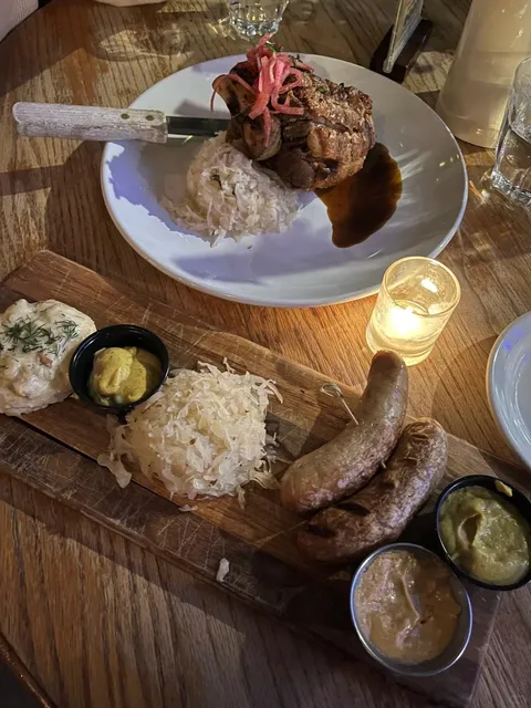 Midtown Manhattan German Restaurant 🍔