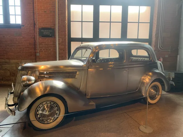 Must-Visit History Center in Pittsburgh, USA 🏛️🍅