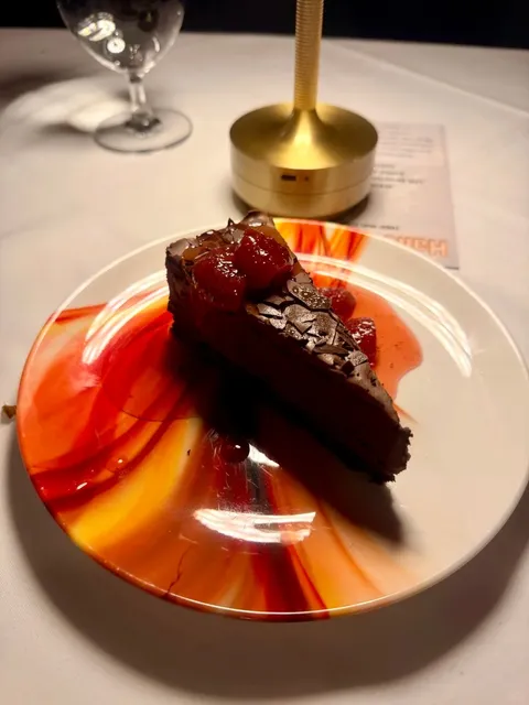 🌟 Vegas Foodie Gem – Mae Daly’s: A Local’s Go-To Spot! 🥓🥩