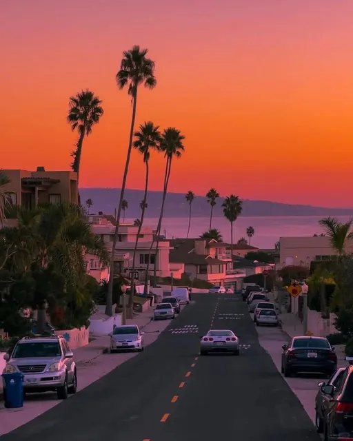 🌅✨ Sunset Boulevard in Los Angeles