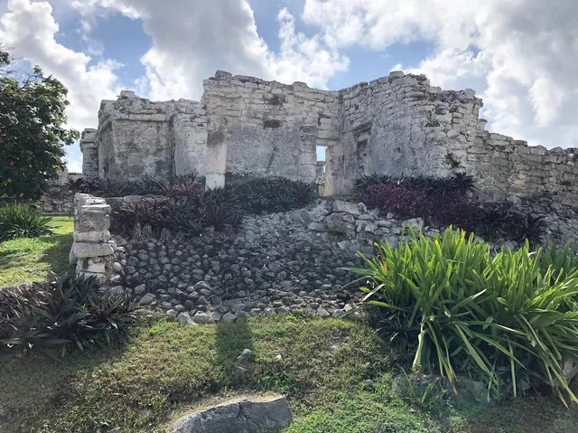 🌴💑 Tulum, Mexico: Where Maya Mysticism Meets Caribbean Romance! 