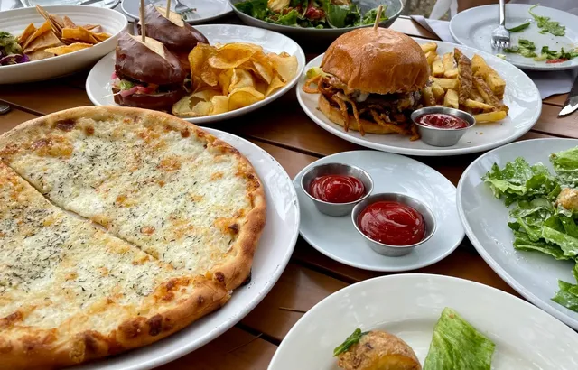 🎵 The Most Vibe-Filled American Dining in the East Side