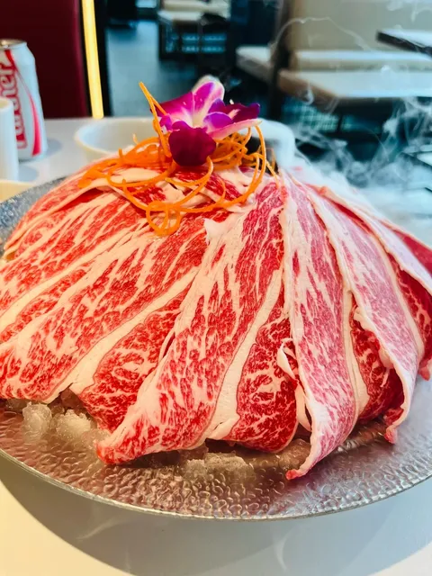 Qiao Lin Hotpot: Chicago’s Spicy Sanctuary 🍲🔥​​