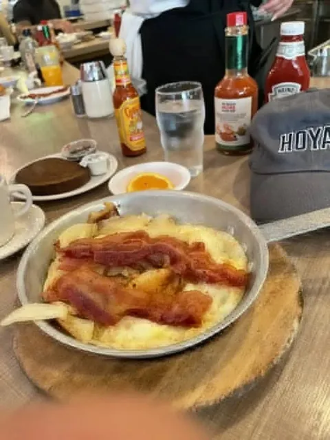 Chicago Travel (44) – Iconic Downtown Breakfast Spot