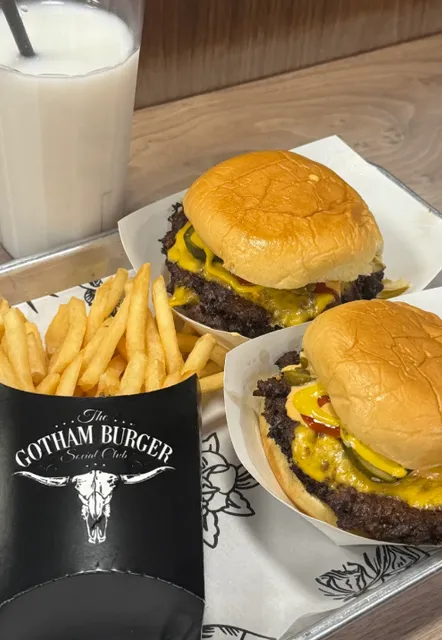 Manhattan Delights 🍔