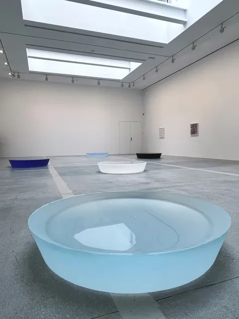 New York · Roni Horn Solidifies ‘Light and Water’ into Memory 🧊