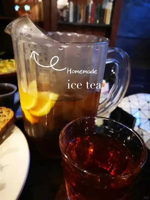 🍀 Dublin Food Adventure: Merchant's Arch & Quays Review! 🎻