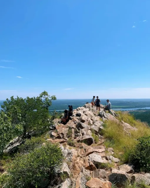 Dallas to Arkansas 4-Day Trip | Hiking and Family-Friendly Museums