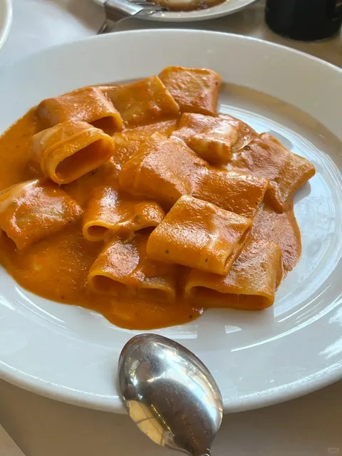 First Stop: Eating Through LA with a Food Blogger! 🍝✨