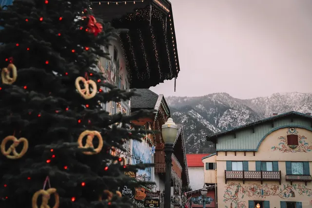  Seattle Day Trip | A Postcard-Perfect German Village