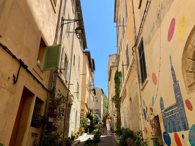 Marseille | Art and History Hidden in the Alleyways