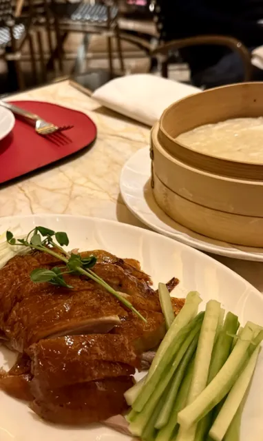 🎱 Red 8: Encore's Americanized Chinese Dining Experience