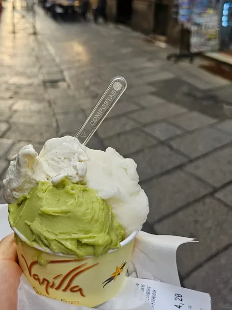 🌟 Five-Star Recommendation! Gelato Shop Near Turin Royal Palace! 🌟