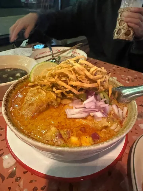 📍 Post-Green Lake Walk Spot | New Thai Spot by Kin Len Owner 🇹🇭🍜