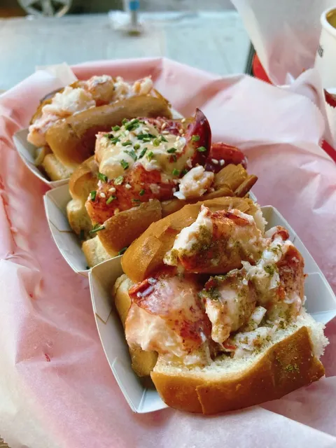 Boston Lobster Roll Showdown | Luke's Lobster Makes My Top 3! 🦞👑
