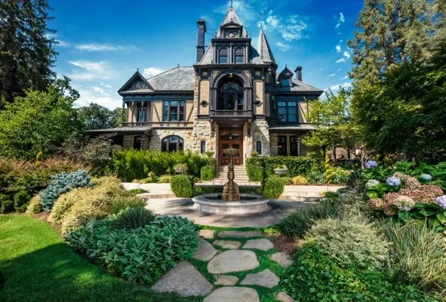 Napa Valley Wine Country Deep Dive: Beringer Vineyards Guide