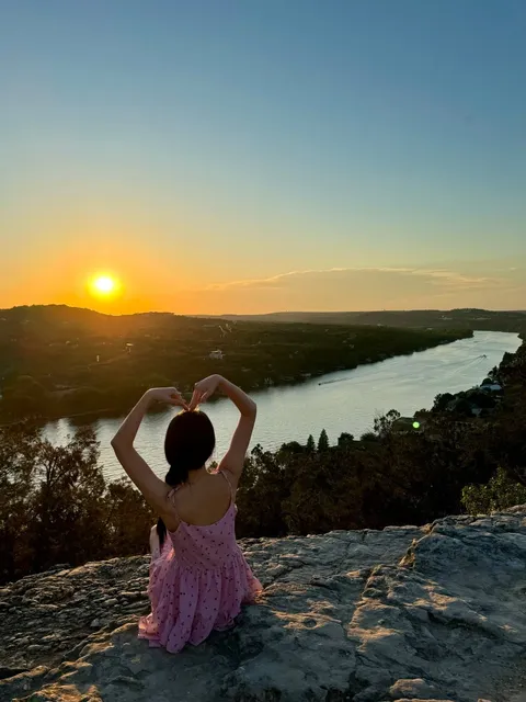 A Perfect Blend of Nature, Art, and City Vibes