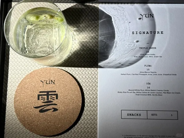 🇬🇧 London’s Must-Visit Hidden Live Music Cocktail Bar! 🎵🍹