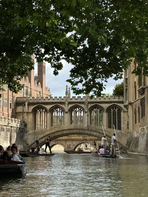 🇬🇧 A Day Trip to Cambridge During Graduation Season