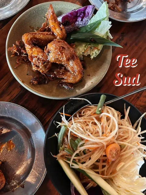 North Seattle Tee Sud Thai Rustic and Bar