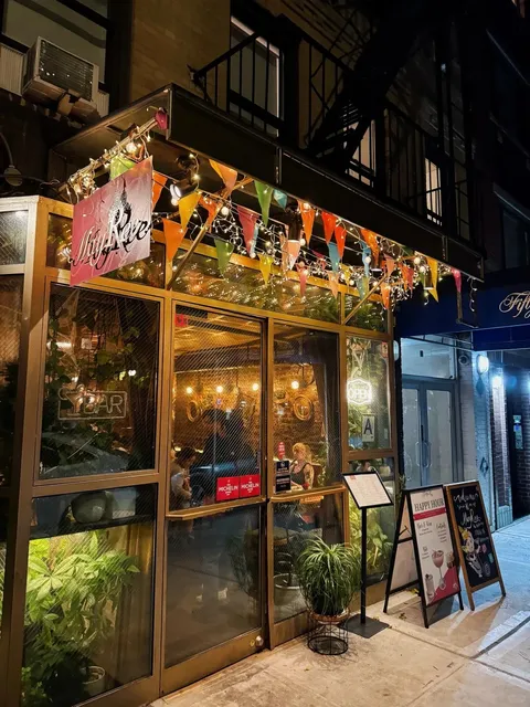 🇹🇭 This NYC Thai Restaurant Never Gets Old! 🍛✨