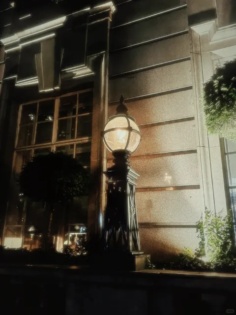  Rosewood London: Surprisingly Great Value in the Heart of the City! 