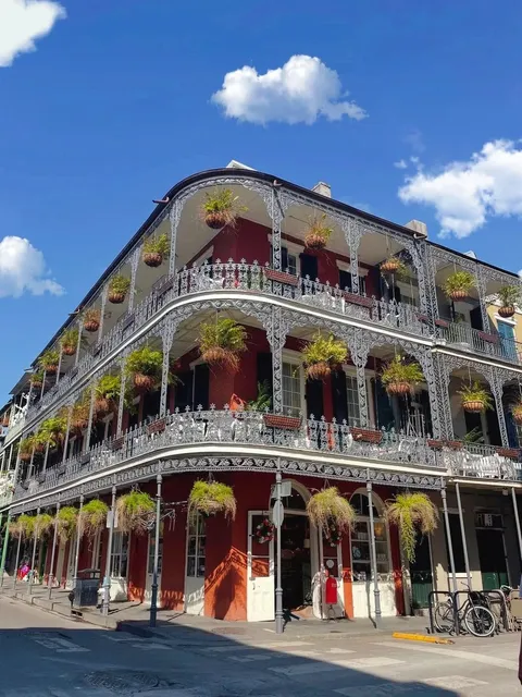 USA 🔶 Completely Charmed by the Medieval Vintage Vibes Here!