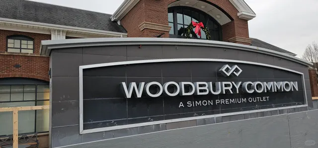 NYC Car-Free Hiking 🥾 | Tuxedo’s Hidden Trail (Black Friday Edition)