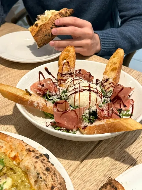 Atlanta | An Adorable Hidden Gem for Incredible Pizza 🍕💛