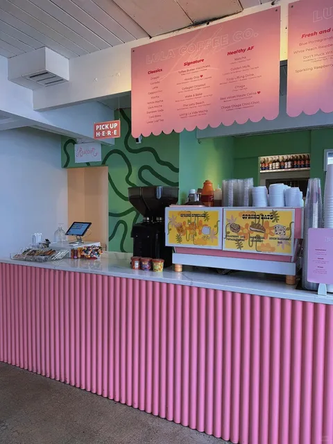 Seattle Cafe Review ☕️｜A Barbie-Pink Café That’s a Dream for Photos