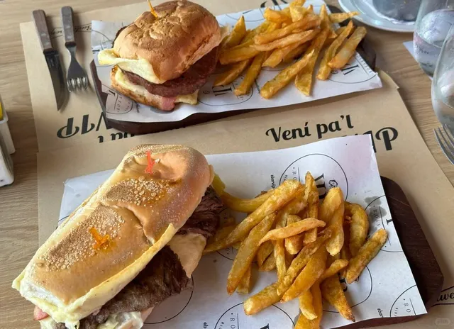 🇦🇷 Rosario, Argentina - Pilgrimage to Messi's Hometown ⚽✈️