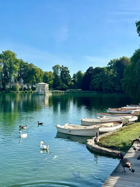 Paris Spots No Tour Group Will Take You To