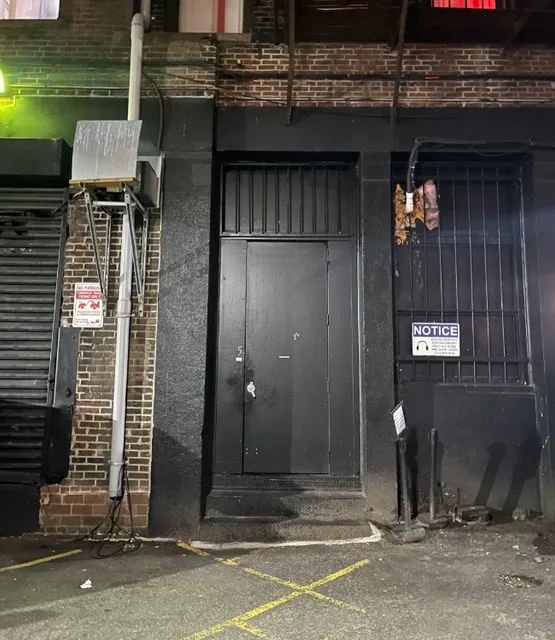 Drinking nice wine after work in Boston-OFFSUIT